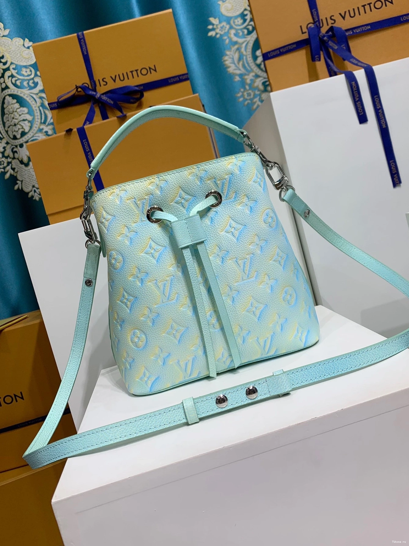Affordable VUITTON NÉONOÉ LOUIS BB 0728